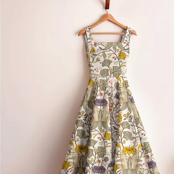 Elegant Floral Midi Dress - Picture 1 of 3